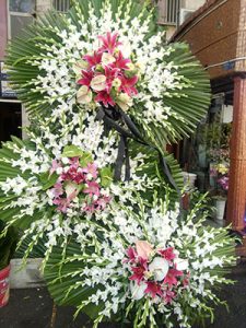 تاج گل کلاسیک تسلیت سه طبقه کد 614